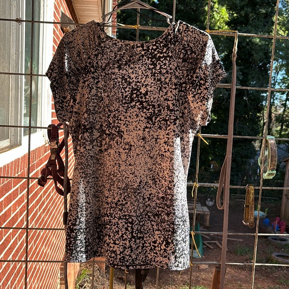 Jaclyn Smith Front Gathered V-Neck Blouse Short Sleeves Paint Splatter Design M - Picture 6 of 16